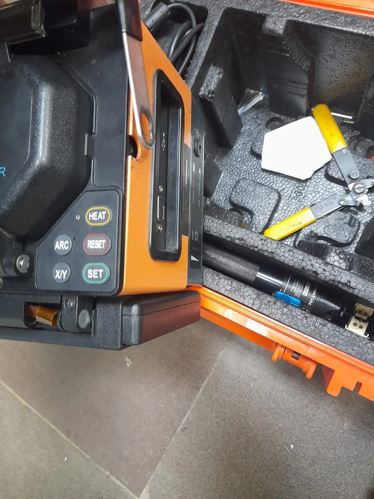 Máquina de fusão de fibra óptica